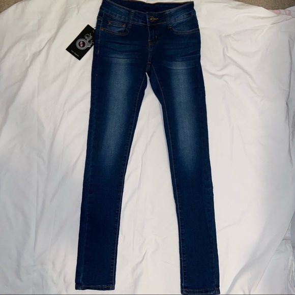 B.O.B Jeans Women’s Dark Denim Skinny Jeans - Picture 2 of 2